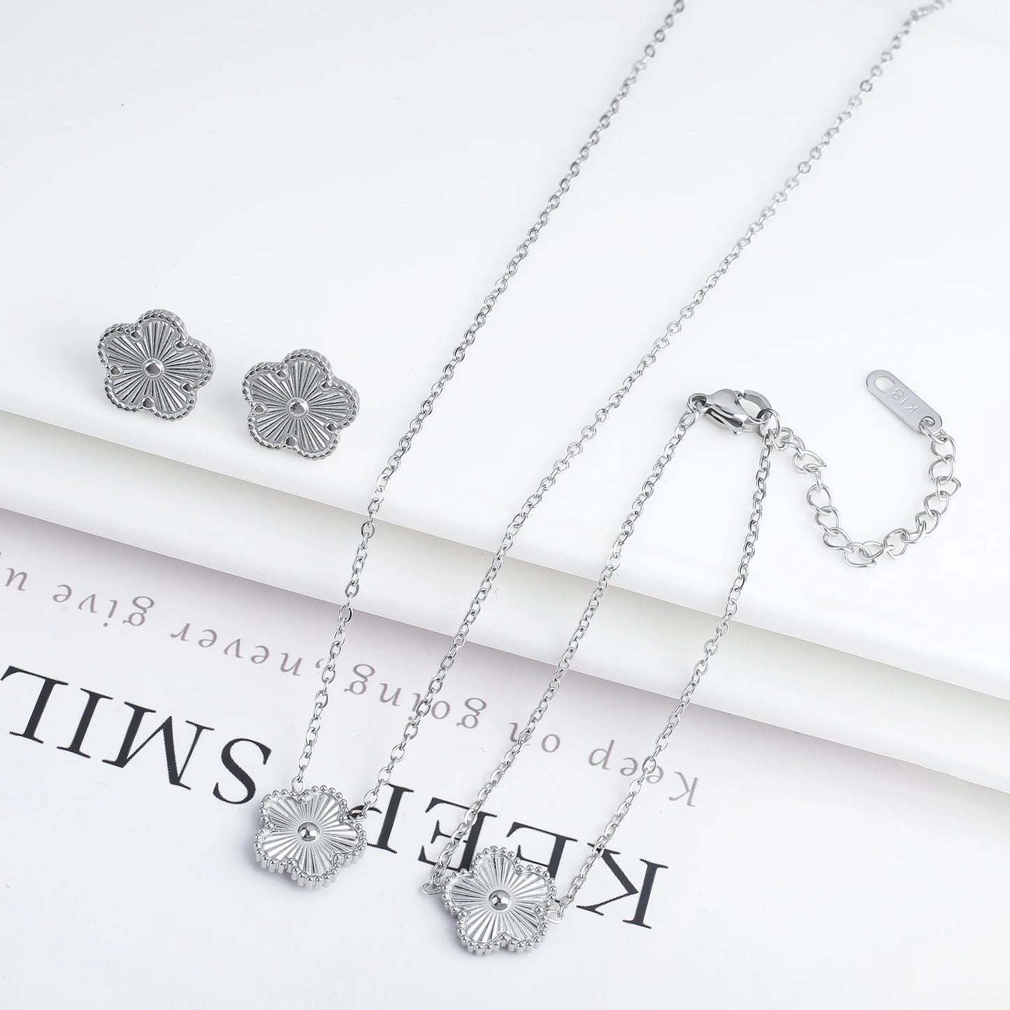 NONED Five-Leaf Clover Jewelry Set Necklace Earrings Bracelet