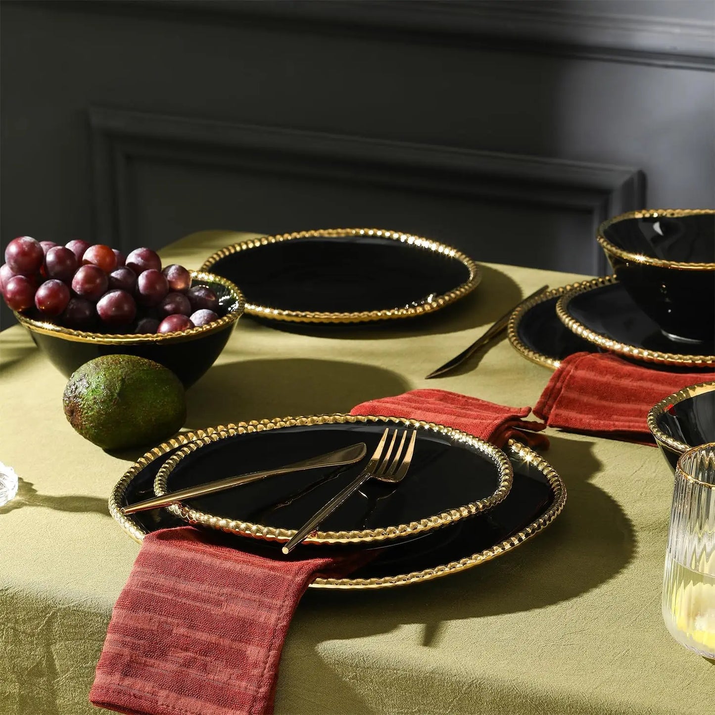 Christian Siriano Akoya Porcelain Dinnerware Set Collection