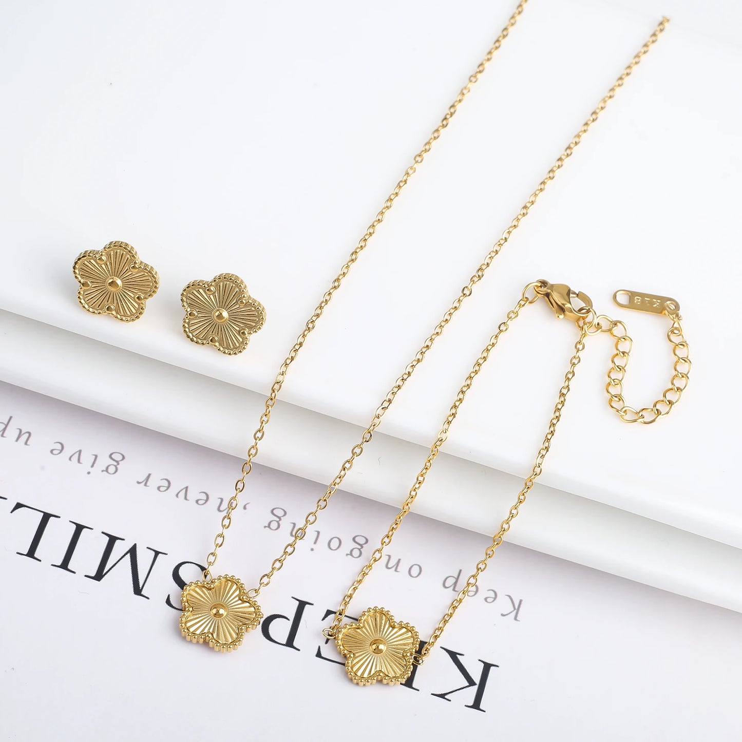 NONED Five-Leaf Clover Jewelry Set Necklace Earrings Bracelet