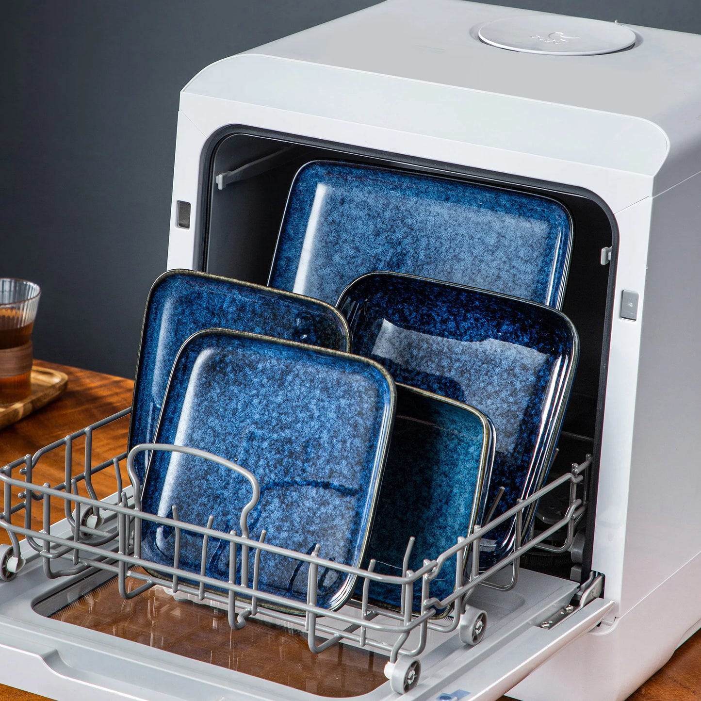 Vancasso Stern 16-Piece Square Dinnerware Set Four Kiln Glaze Ceramic